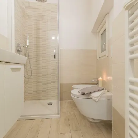 Little Nest Flat דירה ורנה